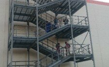 Монтаж эвакуационной лестницы